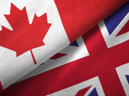 Relations commerciales entre le Canada et le Royaume-Uni et drapeaux